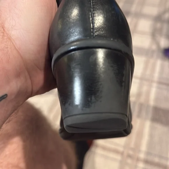 CLARKS Leather ankle boot , size 7W - Picture 13 of 14